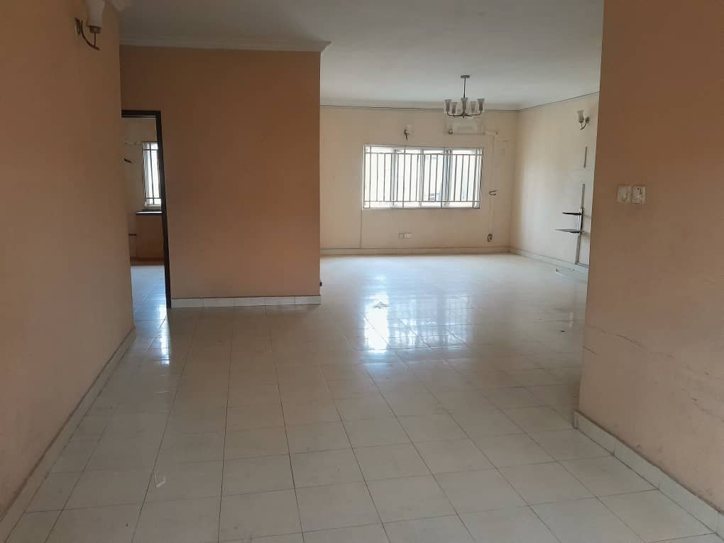 Standard 3-bedroom flat for Rent in Victoria Island, Lagos photo 2
