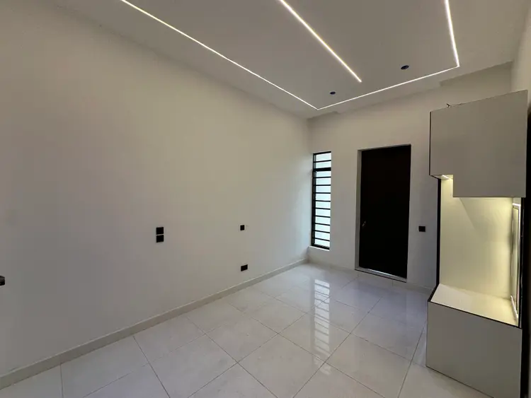 Super Luxury 5 Bedroom Fully Detached with BQ in Chevron for Sale in Lekki, Lagos photo 15