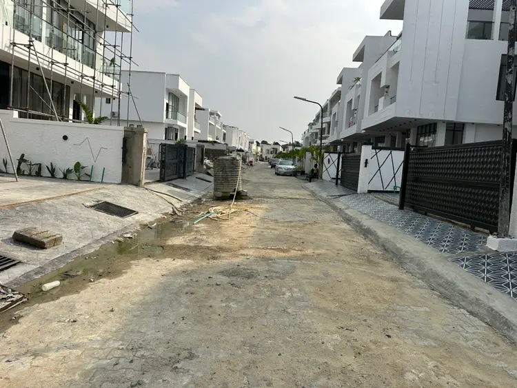 Super Luxury 5 Bedroom Fully Detached with BQ in Chevron for Sale in Lekki, Lagos photo 3