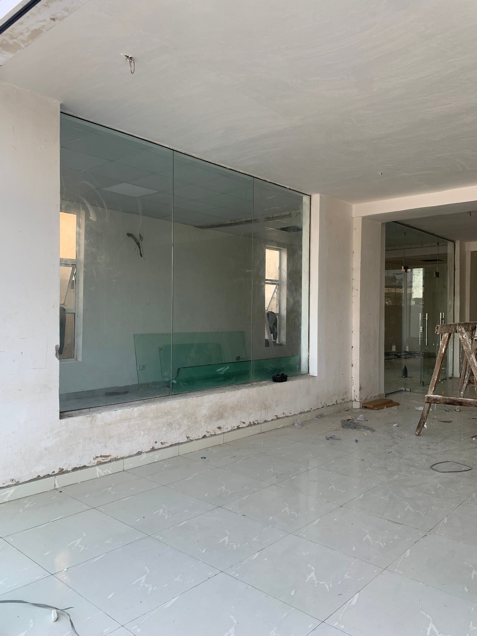 4 STOREY COMMERCIAL BUILDING FOR SALE in Lekki Phase 1, Lagos photo 2