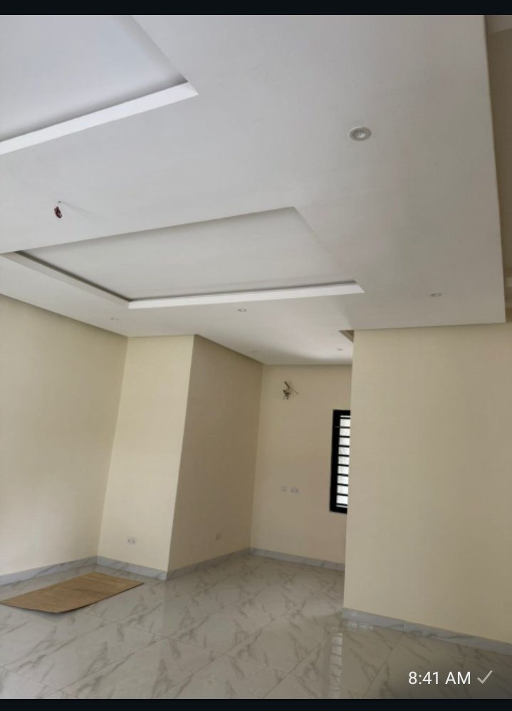 4 Bedroom flat for Sale in Ikeja, Lagos photo 5