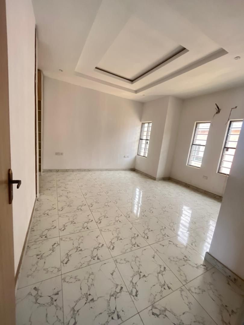 4 Bedroom Terraced Duplex LOMMON GARDEN ESTATE,ORCHID. for Rent in Lekki Phase 1, Lagos photo 7