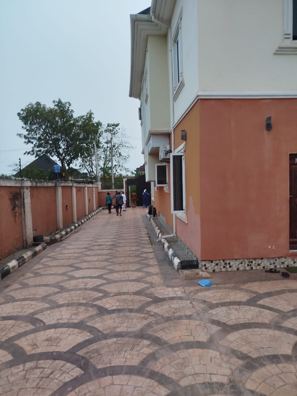 6-Bedroom Duplex + BQ. for Sale in Enugu photo 6