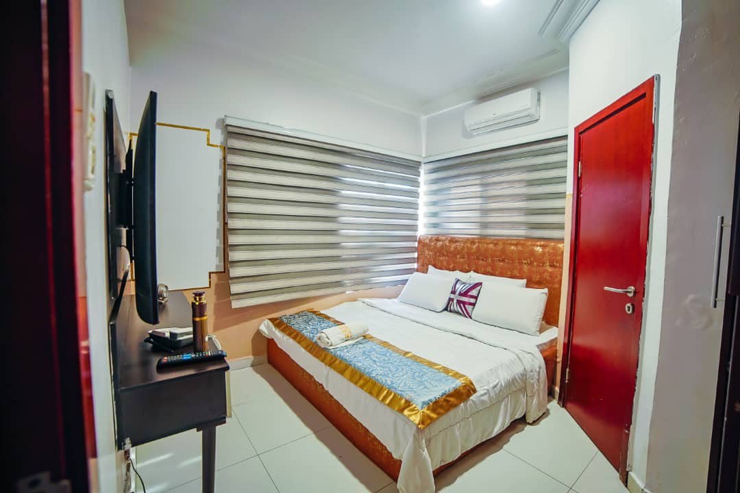 2 units of 🏡 Very portable 1 Bedroom for Rent in Lekki, Lagos photo 2
