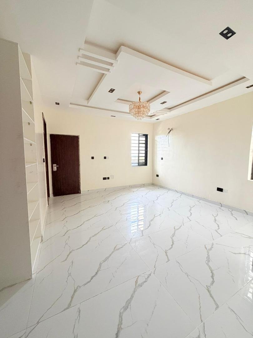 Spaciously built 4 Bedroom semi Detached Duplex for Sale in Yaba, Lagos photo 3