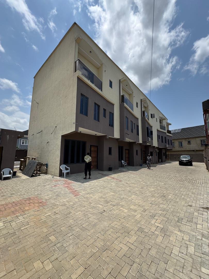 Elegant newly built 4 Bedroom terrace duplex plus bq for Sale in Surulere, Lagos